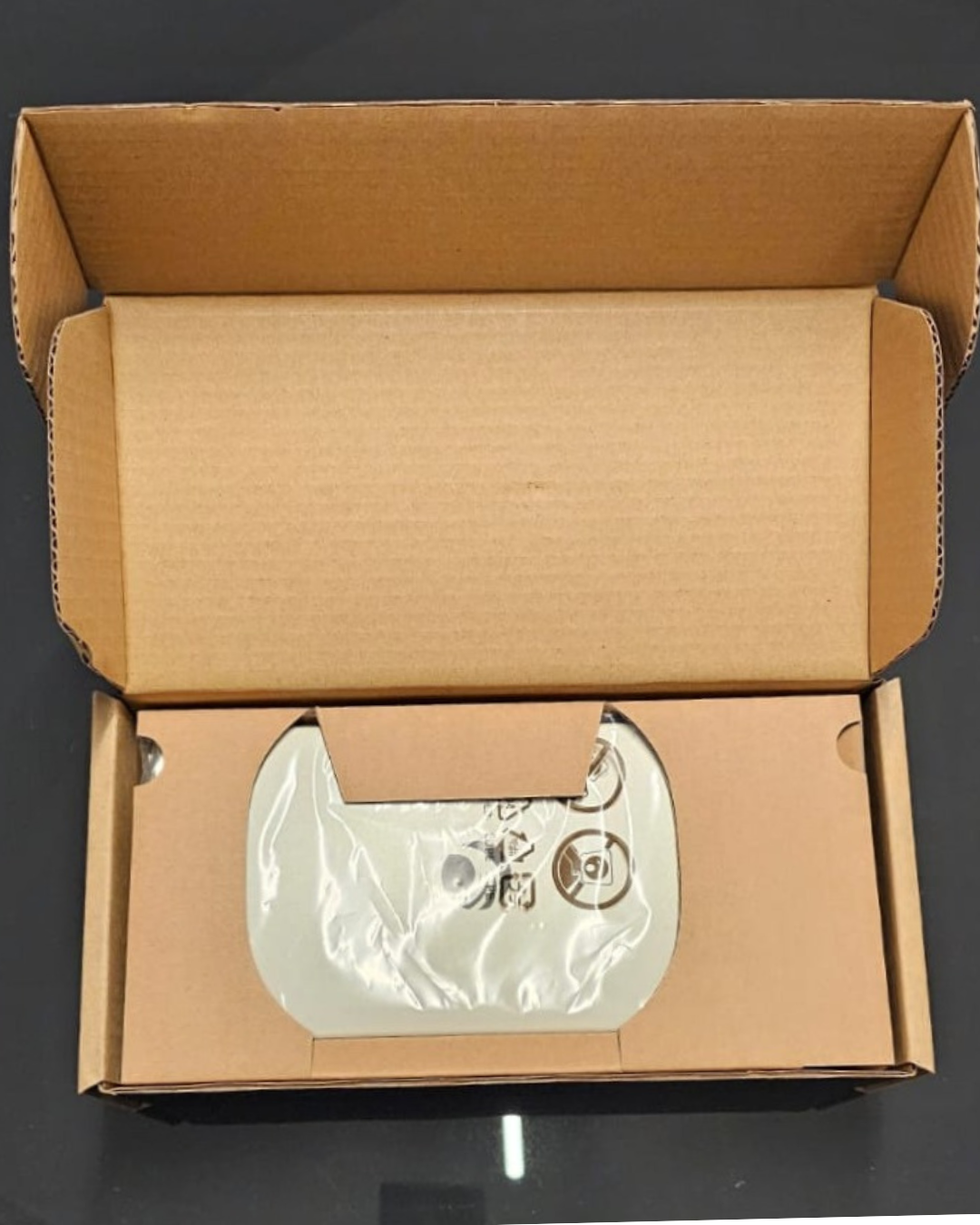 Antena Sectorial Hikvision F300-16 | 16 dBi | 60° | Banda 3.3-3.8 GHz | Para Puntos de Acceso Inalámbricos